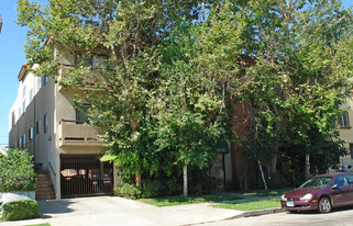 15142 Moorpark St Apartments