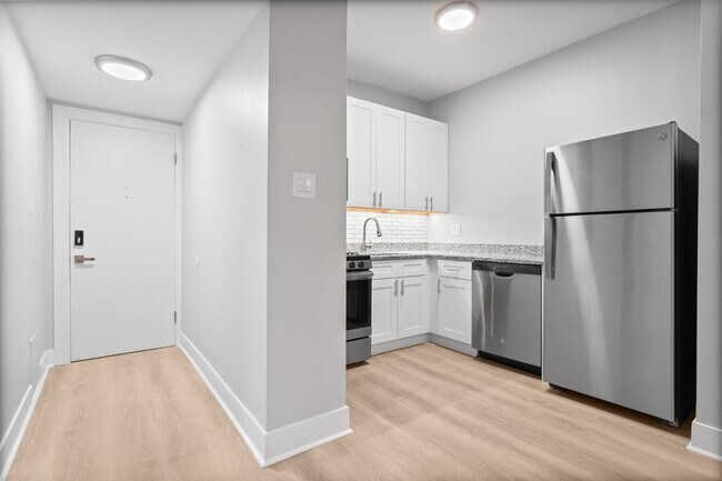7608 N Sheridan Rd, Unit 207 in Chicago, IL - Building Photo - Building Photo