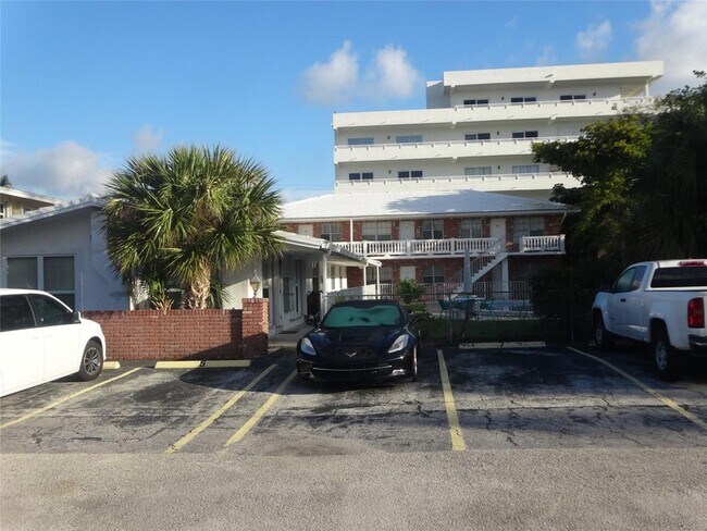 3217 NE 11th St, Unit 7 in Pompano Beach, FL - Building Photo - Building Photo