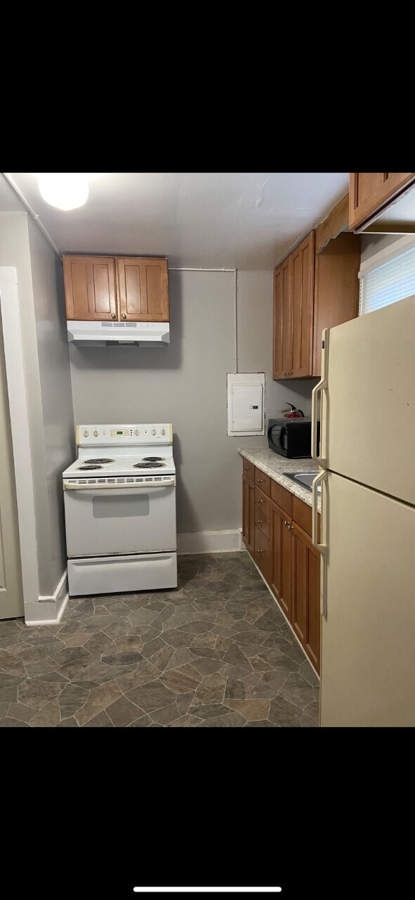 454 Union St, Unit C in Bluefield, WV - Foto de edificio - Building Photo
