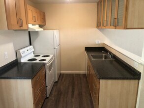 2524 Winchester Dr, Unit #4 in Lodi, CA - Foto de edificio - Building Photo