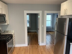 323 Lowell St in Somerville, MA - Building Photo - Building Photo