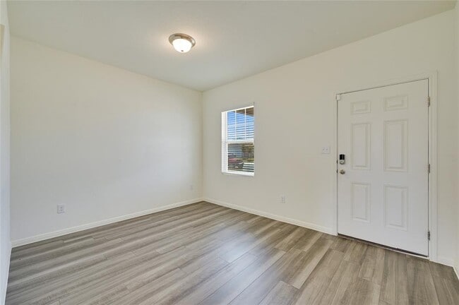 268 Wren Ln in Niederwald, TX - Foto de edificio - Building Photo