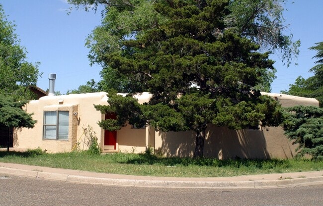 property at 3001 La Luz Rd