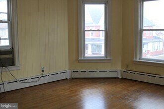 230 W 2nd St in Waynesboro, PA - Building Photo - Building Photo