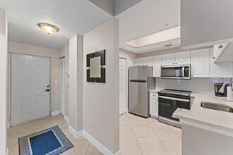 2809 Amalei Dr, Unit 203 in Palm Beach Gardens, FL - Building Photo - Building Photo