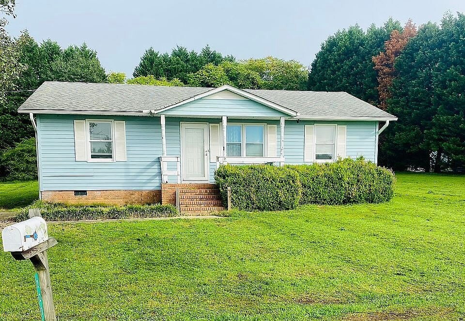 223 Bob Gray Rd in Gray Court, SC - Building Photo