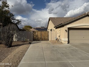 7026 W St John Rd in Glendale, AZ - Building Photo - Building Photo