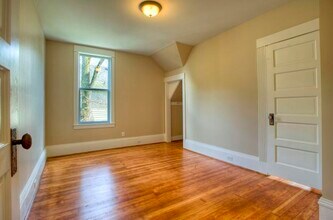 1715 E Howell St in Seattle, WA - Foto de edificio - Building Photo