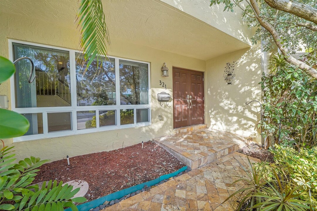 321 Oregon St in Hollywood, FL - Building Photo