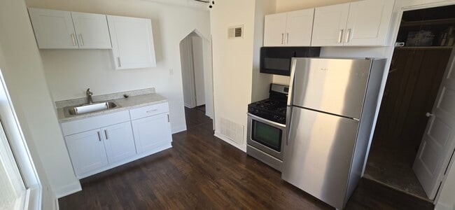 2745 W Belmont Ave, Unit 1