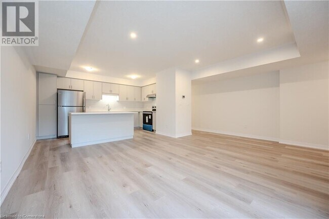 property at 40 REVERIE Wy
