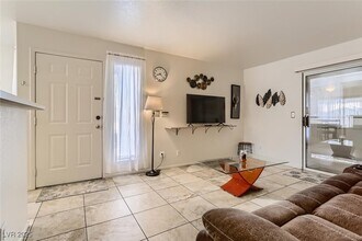 3038 Tarpon, Unit 104 in Las Vegas, NV - Building Photo - Building Photo