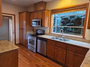 3126 Alameda St in Medford, OR - Building Photo - Building Photo