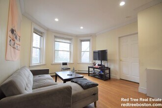 73 Thatcher St in Brookline, MA - Building Photo - Building Photo