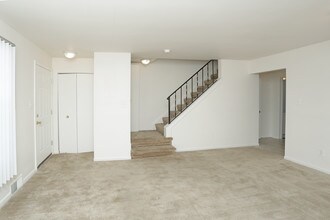 Stratford Villa - Oak Park, MI in Oak Park, MI - Building Photo - Interior Photo