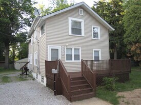 23246 Alexander Rd, Unit Upper in North Olmsted, OH - Building Photo