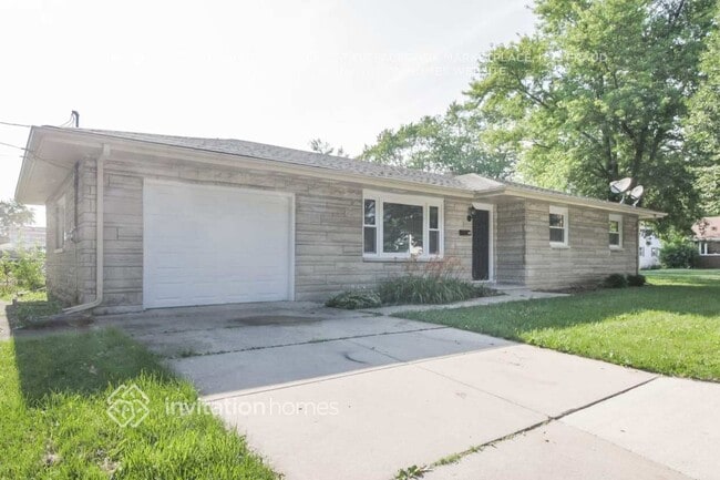 301 S Reedwood Dr in Joliet, IL - Building Photo - Building Photo