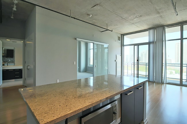 property at 152 W Roosevelt Rd