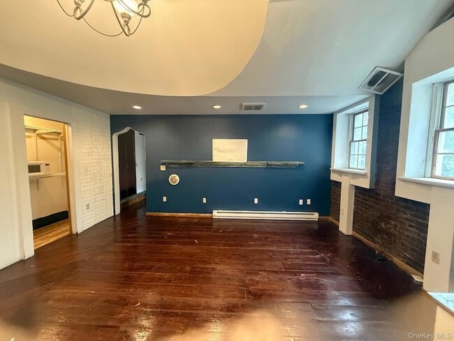 property at 18 E Main St