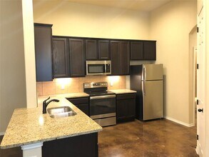 109 Samuel Dr in Buda, TX - Building Photo - Building Photo