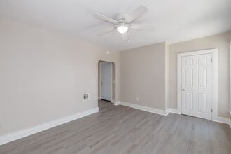 576 Jefferson St in Oshkosh, WI - Building Photo - Building Photo