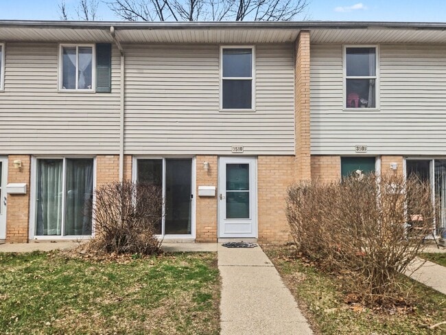 property at 3510 Kenbrooke Ct