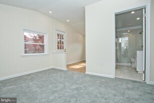2530 Chestnut Ave in Ardmore, PA - Building Photo