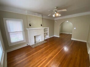 245 E Lullwood Ave in San Antonio, TX - Building Photo - Building Photo
