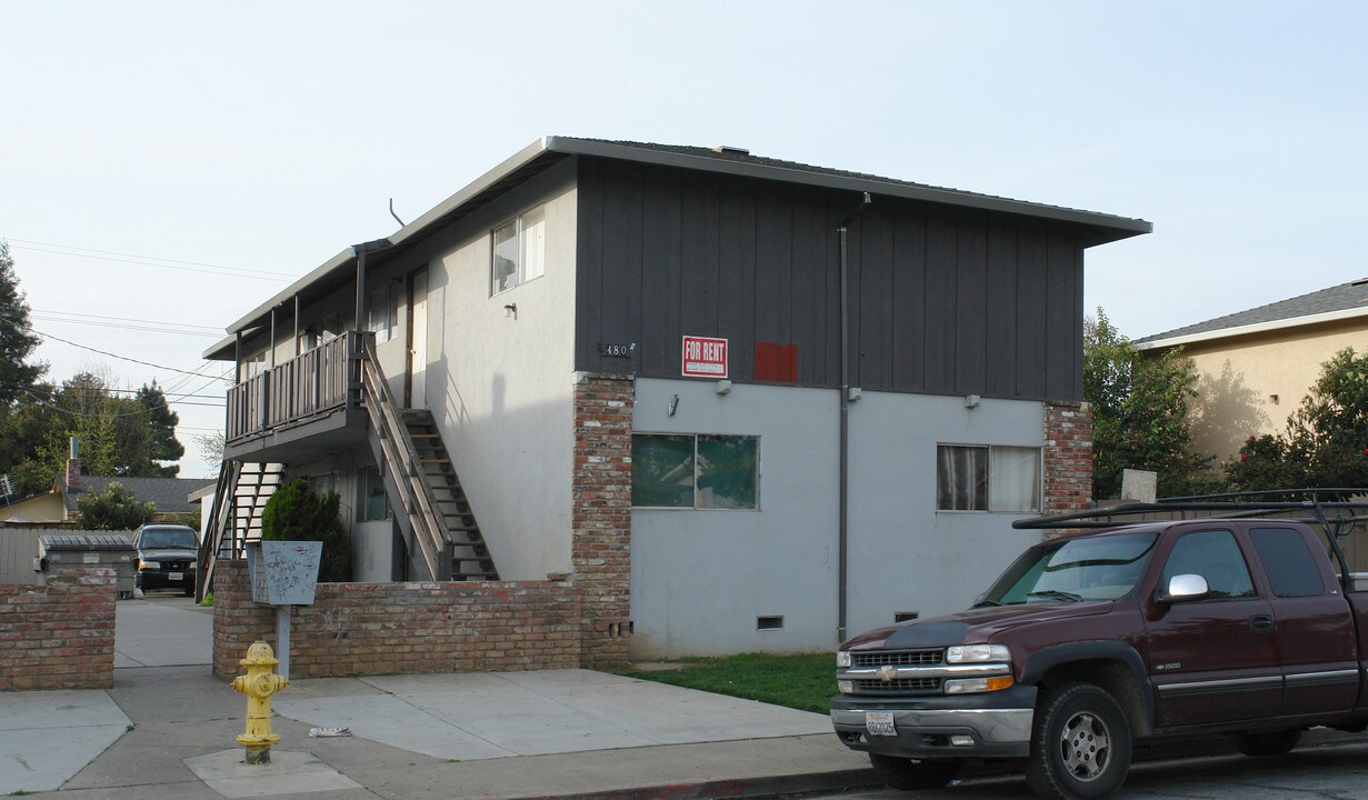 460-480 Fairview Dr in Gilroy, CA - Building Photo