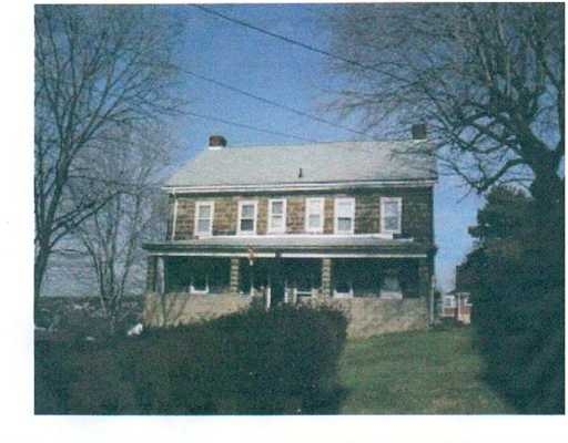 113 Locust St in Jeannette, PA - Building Photo