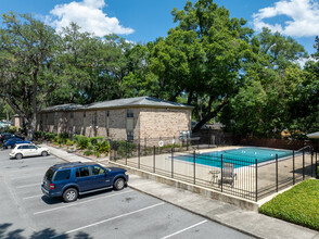 Hidden Oaks Condominiums in Jacksonville, FL - Building Photo - Building Photo