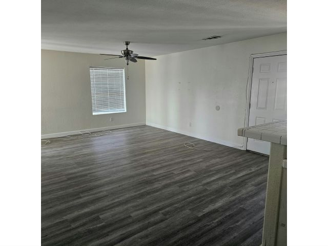 6223 E Sahara Ave in Las Vegas, NV - Building Photo