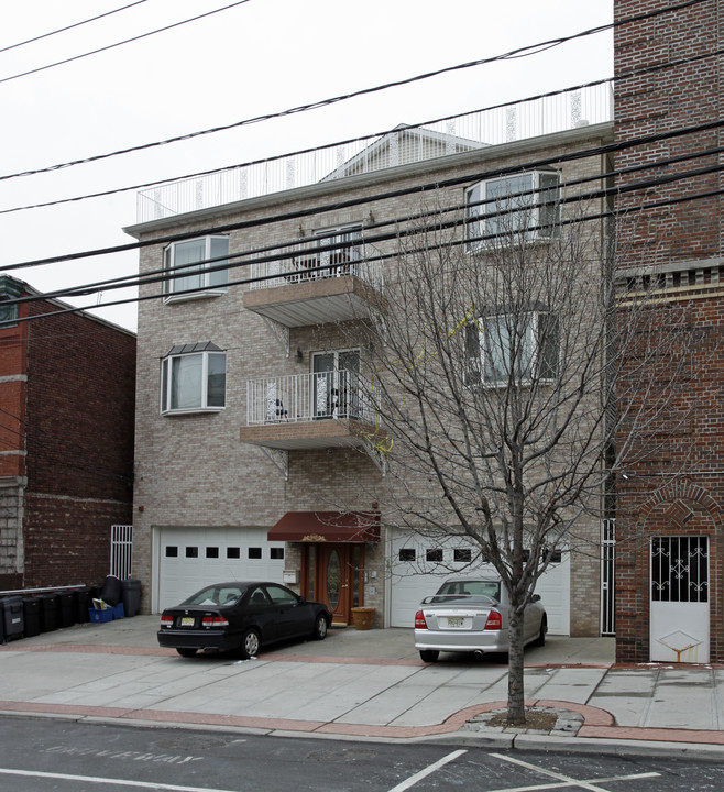 1005 CENTRAL Ave in Union City, NJ - Building Photo