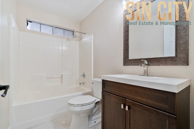 5928 Turtle River Ave in Las Vegas, NV - Building Photo - Building Photo