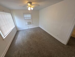 5102 W 11th St in Little Rock, AR - Foto de edificio - Building Photo