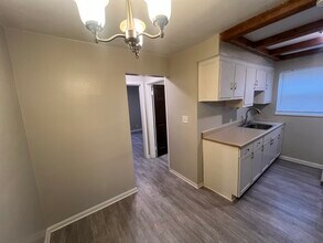 1573 Old Lane Ave, Unit Apt 2 in Kettering, OH - Building Photo - Building Photo