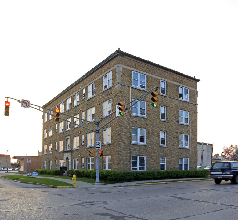 Fleming Arms Apartments in Elkhart, IN - Building Photo