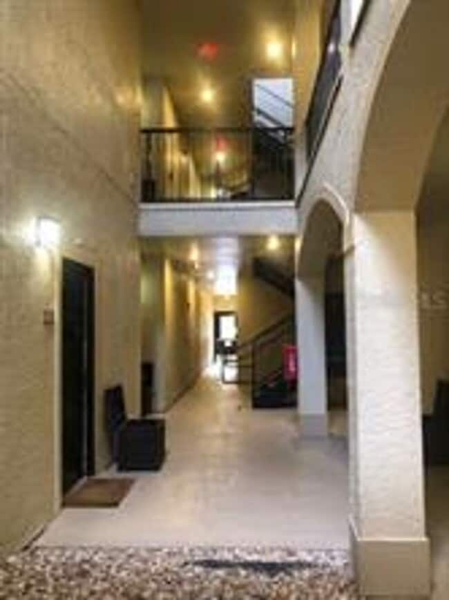 property at 102 Vista Verdi Cir