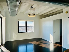 1791 W Howard St in Chicago, IL - Building Photo - Building Photo