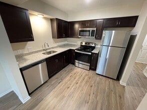 4757 Ledgewood Dr in Medina, OH - Building Photo - Building Photo