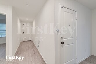 3945 Far Horizon in Seguin, TX - Foto de edificio - Building Photo