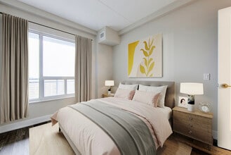 212 Davis Apartments in Newmarket, ON - Building Photo - Building Photo