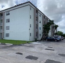 500 NE 2nd St in Dania Beach, FL - Foto de edificio - Building Photo