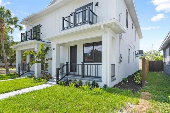 property at 1906 W Cherry St