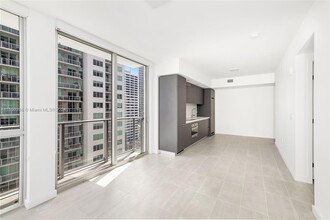 227 NE 2nd St, Unit #1909 in Miami, FL - Building Photo - Building Photo