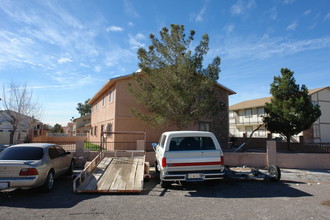 4931 Sammy Mel Dr in Las Vegas, NV - Building Photo - Building Photo