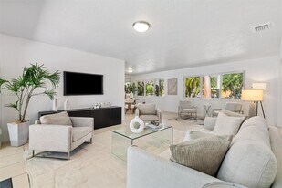 8260 SW 133rd St in Miami, FL - Building Photo