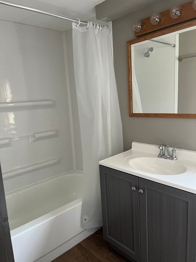 703 Union St, Unit 1 in Hartford, WI - Building Photo - Building Photo