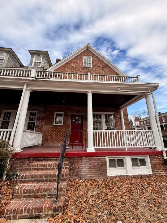 36 York Ct in Baltimore, MD - Building Photo